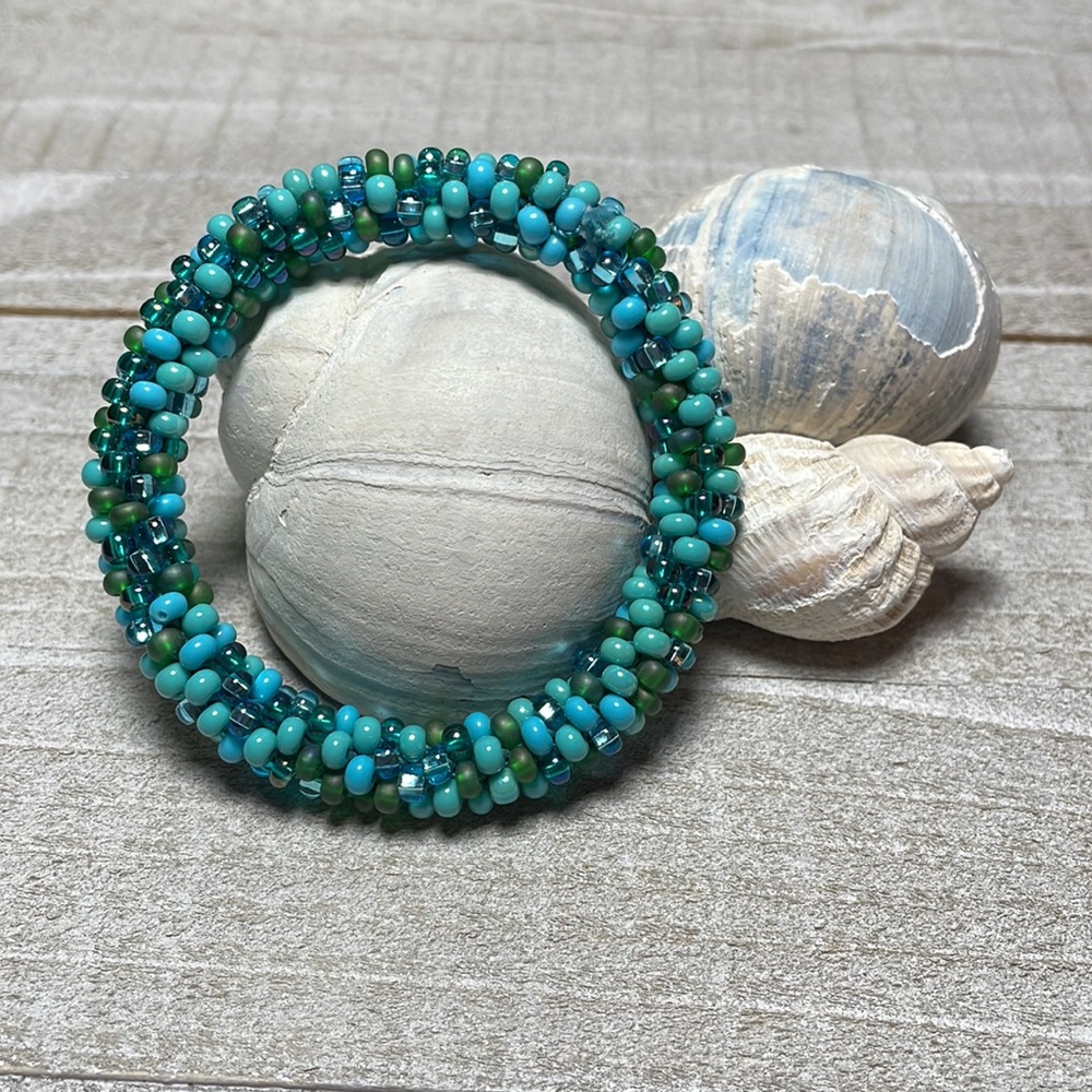 Aqua  crocheted bracelet - Picture 5 of 5